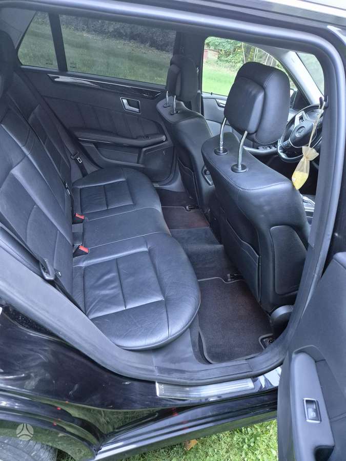 Mercedes-Benz E220 2012 — photo 8