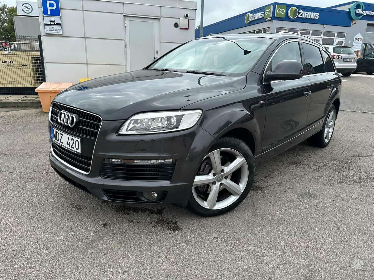 Audi Q7 2008 — rear view