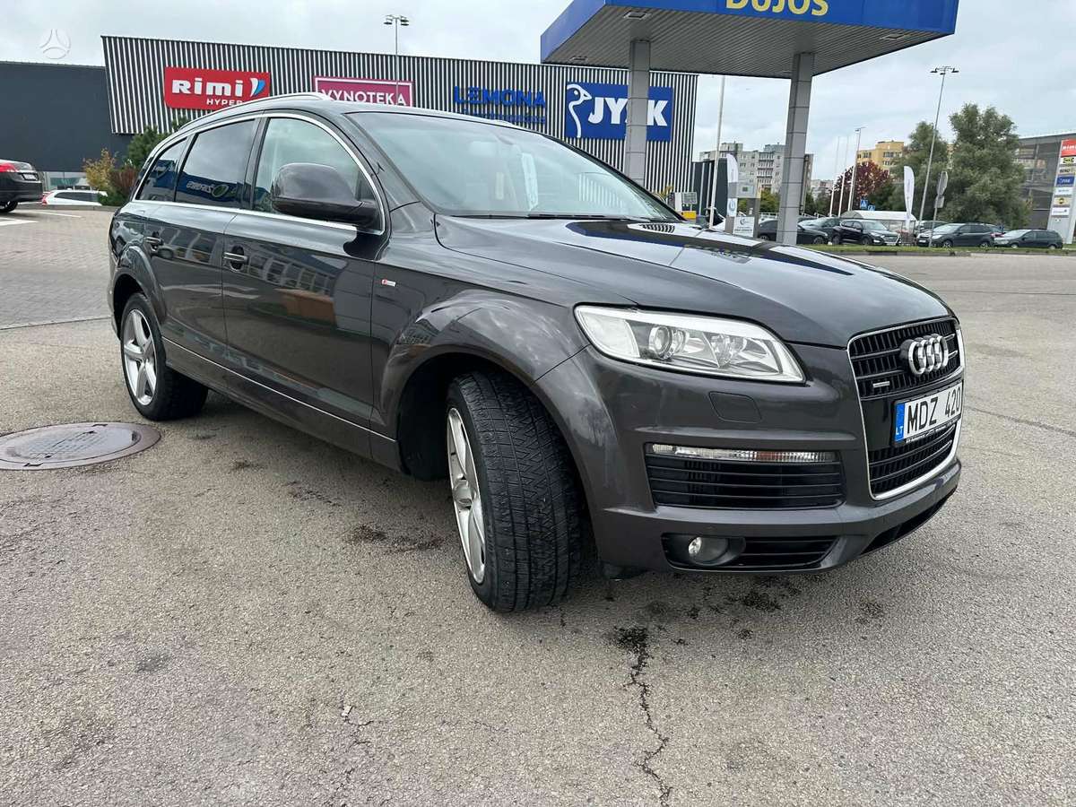 Audi Q7 2008 — interior