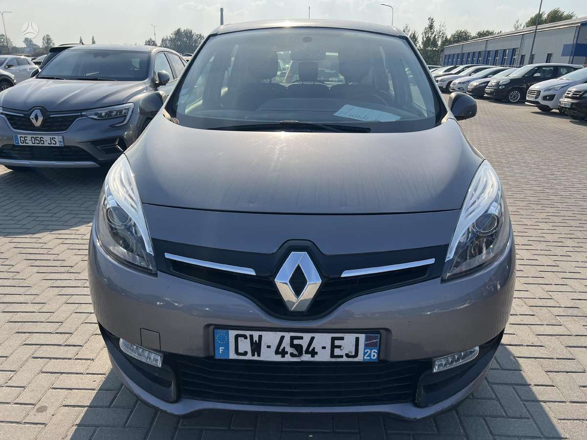 Renault Scenic 2013 — салон