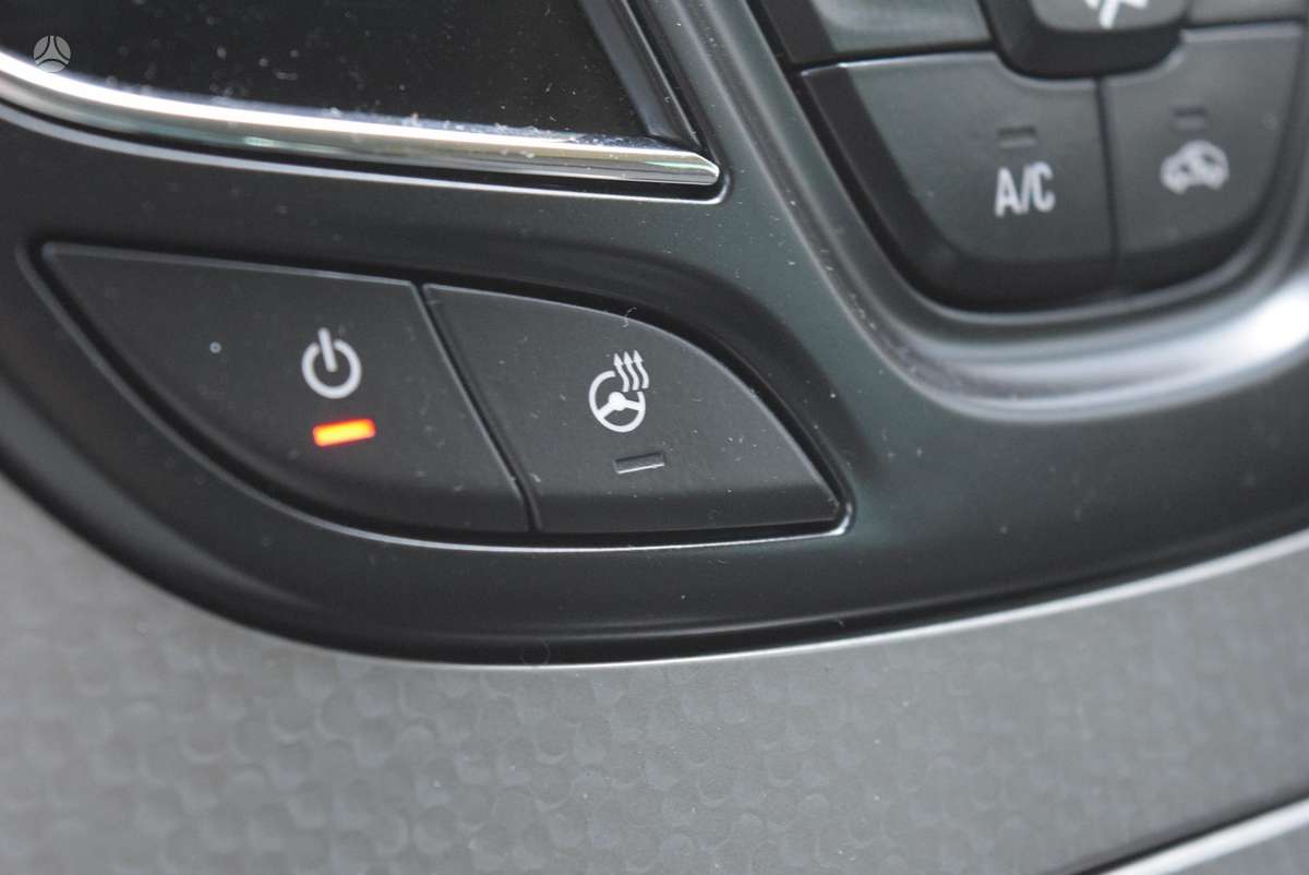 Opel Insignia 2014 — photo 17