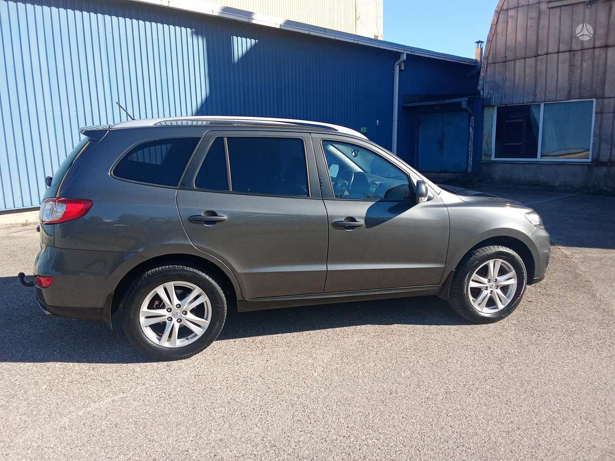 Hyundai Santa 2011 — photo 14