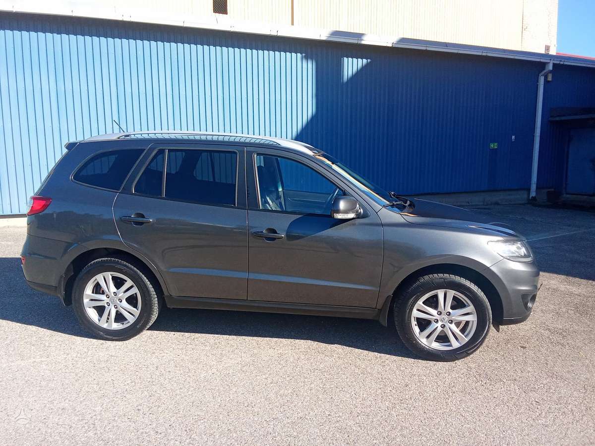 Hyundai Santa 2011 — photo 15
