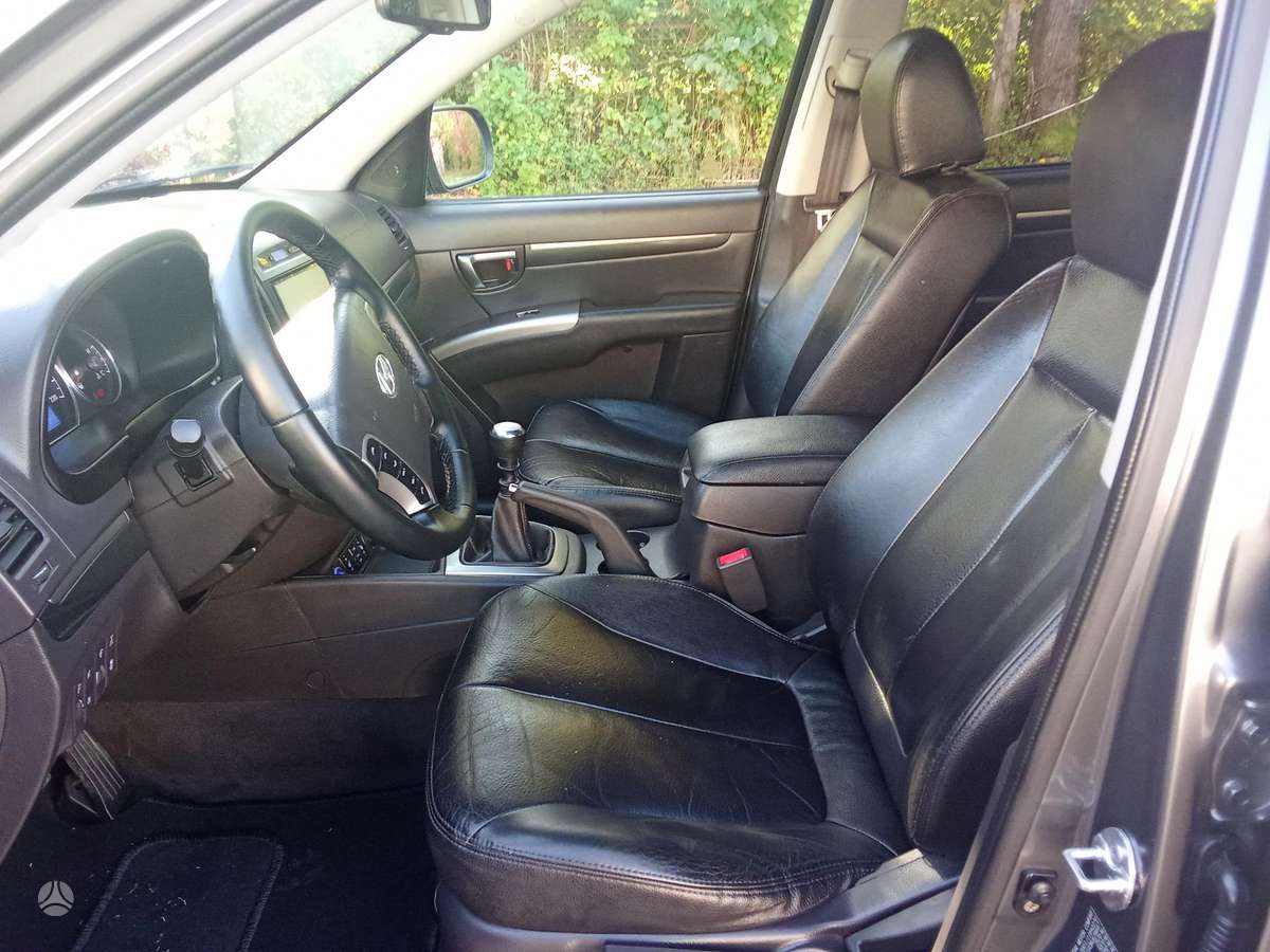 Hyundai Santa 2011 — photo 19
