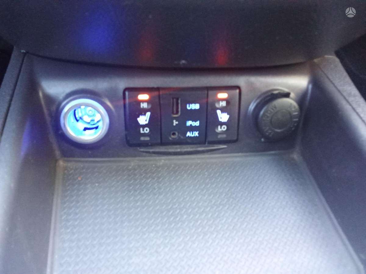 Hyundai Santa 2011 — photo 28