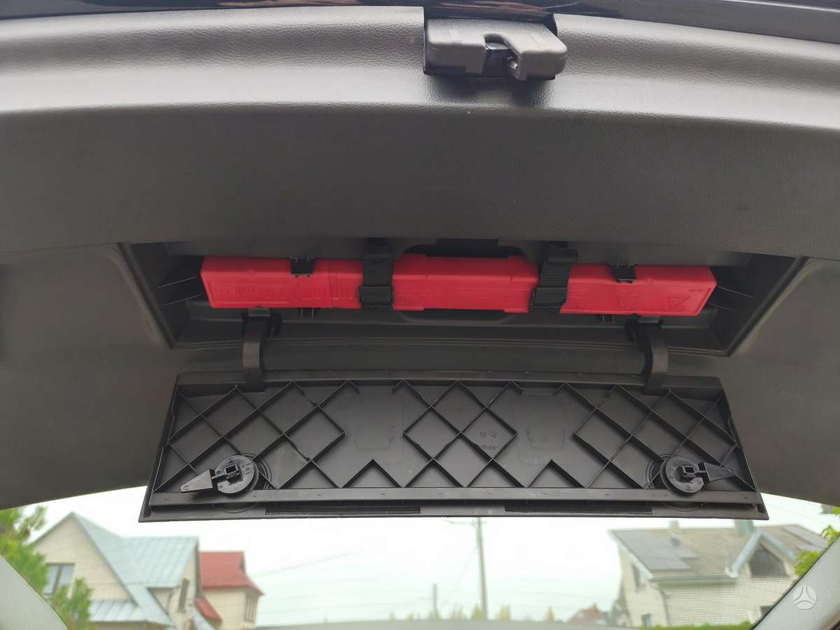 Volkswagen Touran 2007 — photo 23