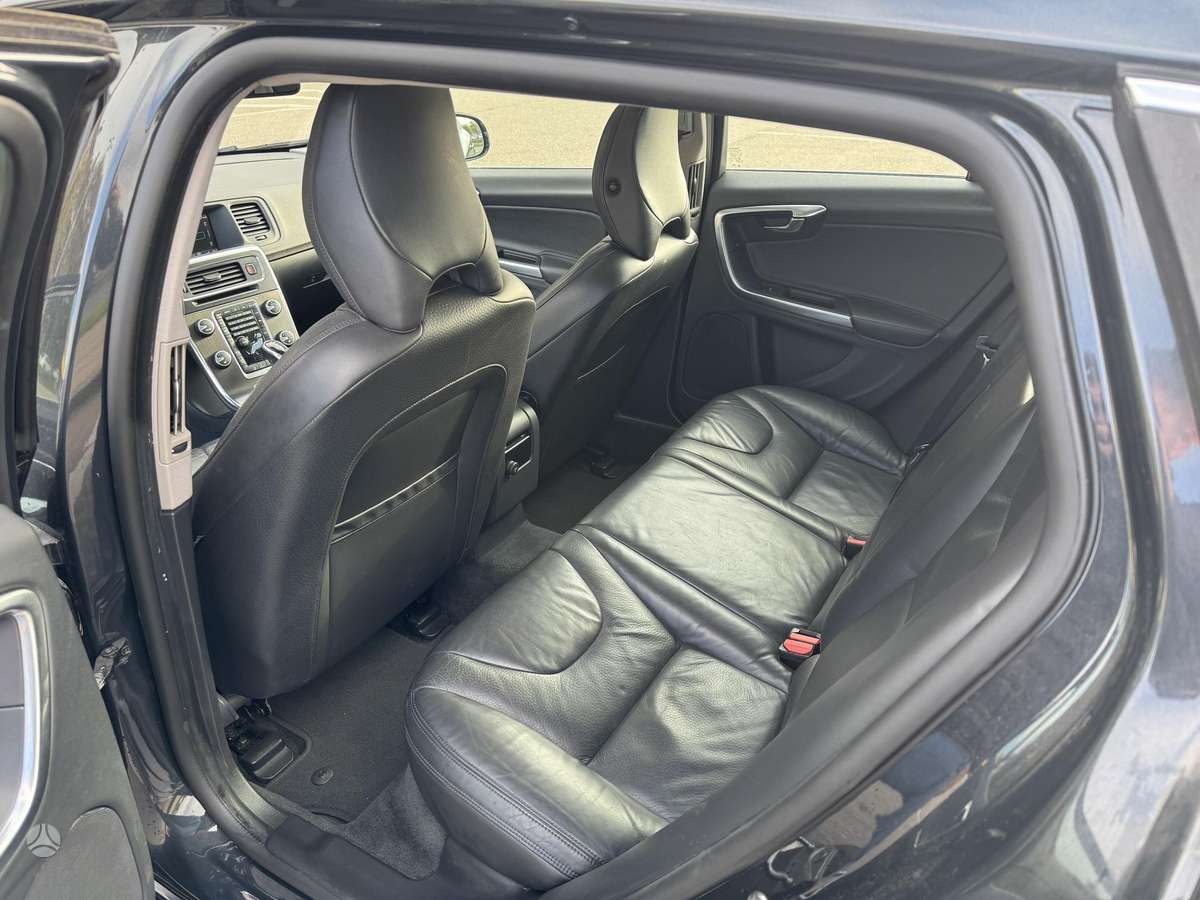 Volvo V60 2013 — photo 10