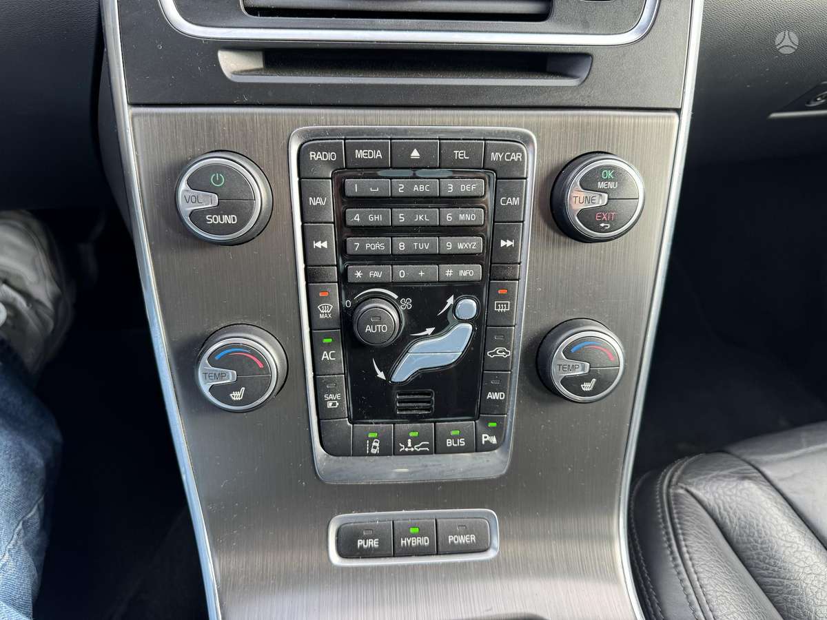 Volvo V60 2013 — photo 14