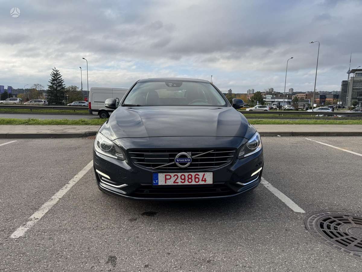 Volvo V60 2013 — rear view