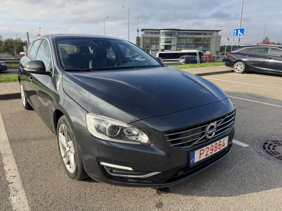 Volvo V60 2013 — interior