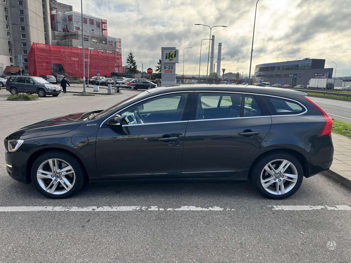 Volvo V60 2013 — photo 8