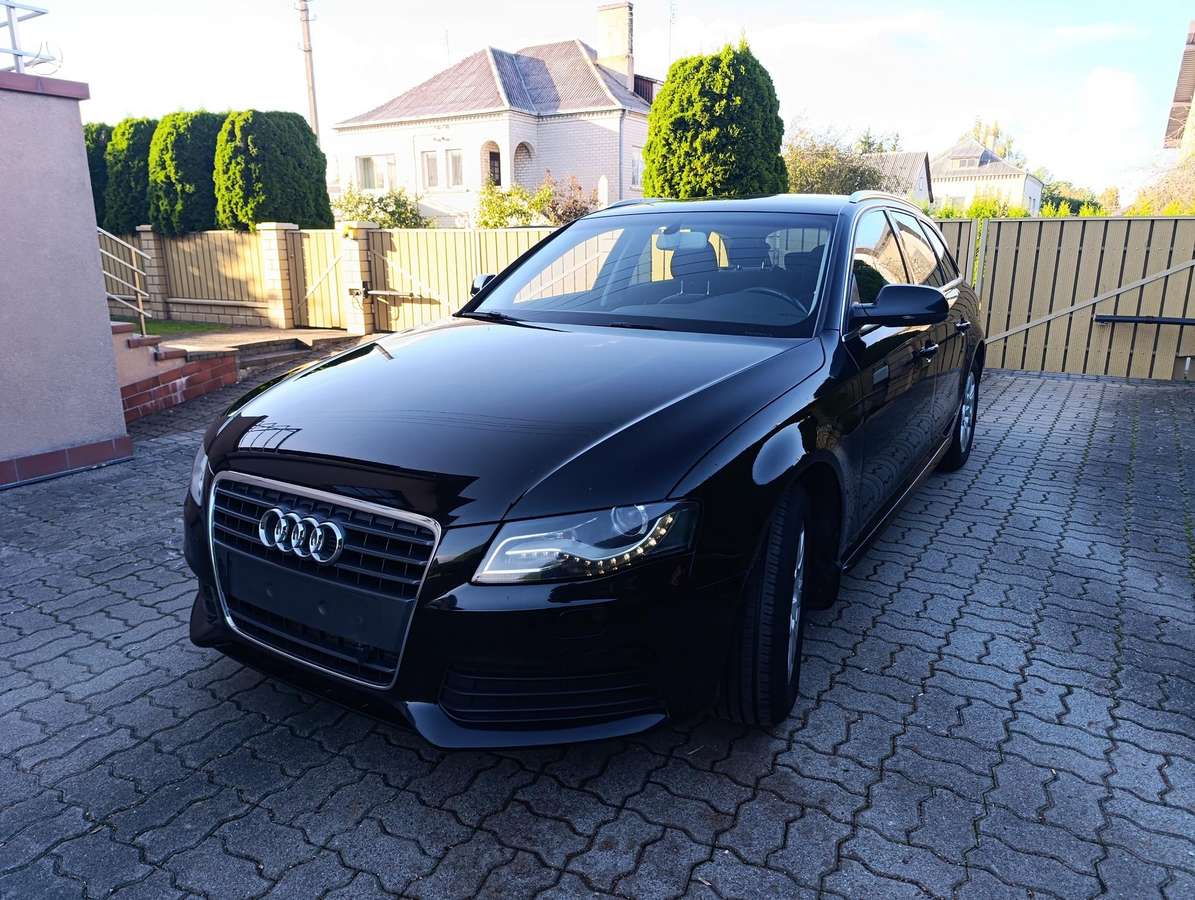 Audi A4 2012 — rear view
