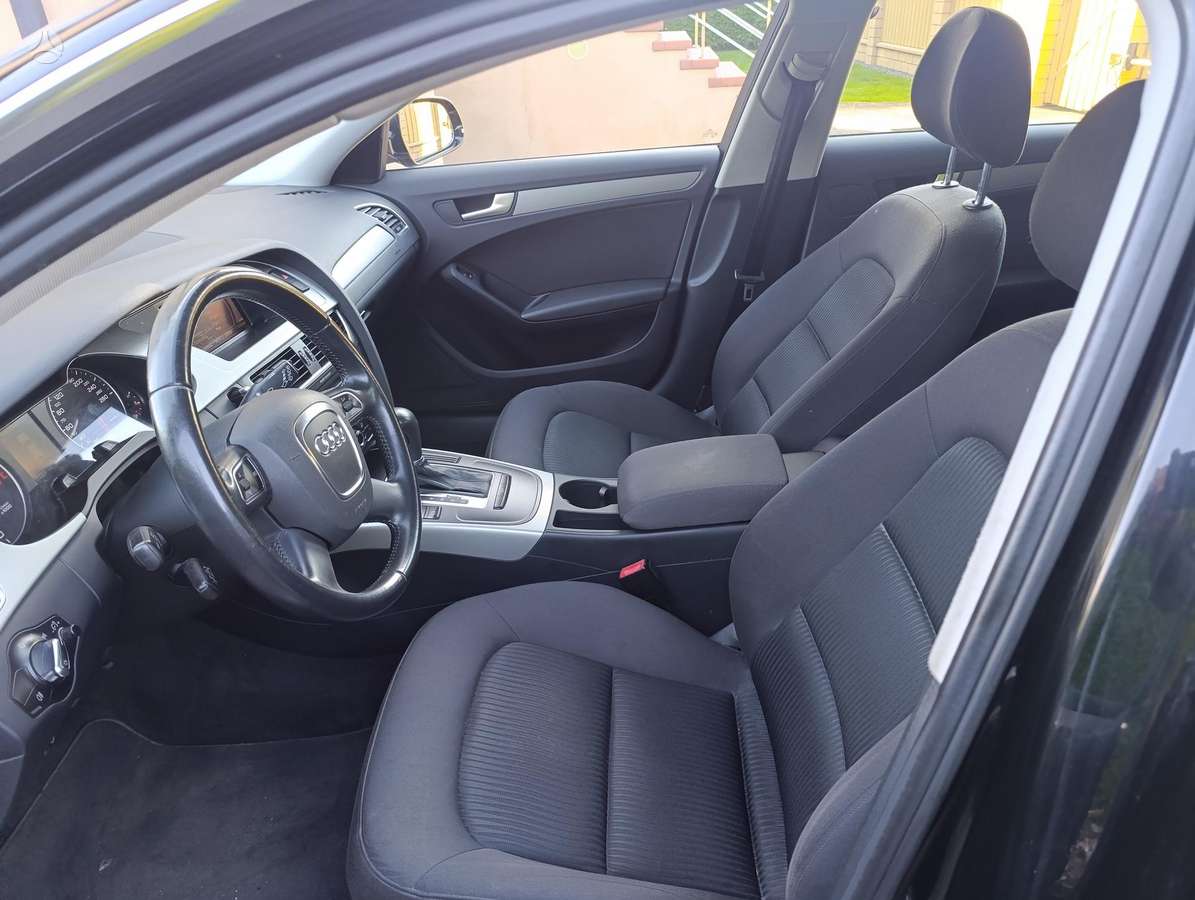 Audi A4 2012 — photo 8