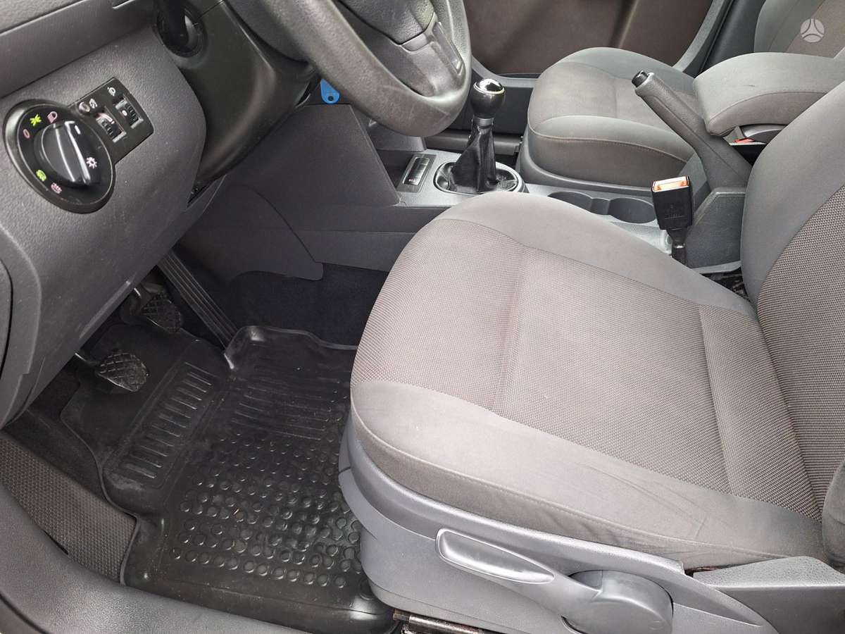 Volkswagen Caddy 2010 — photo 11
