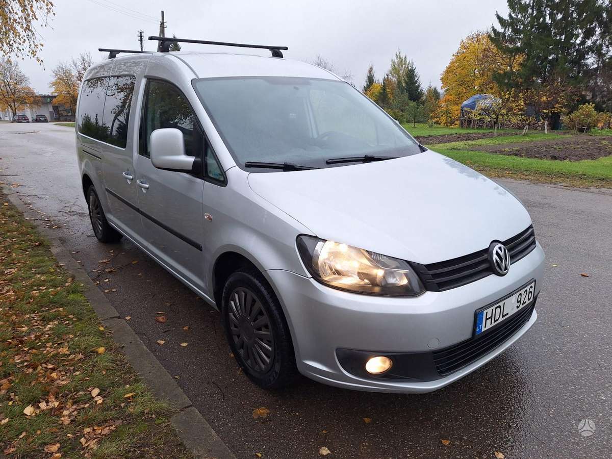 Volkswagen Caddy 2010 — rear view