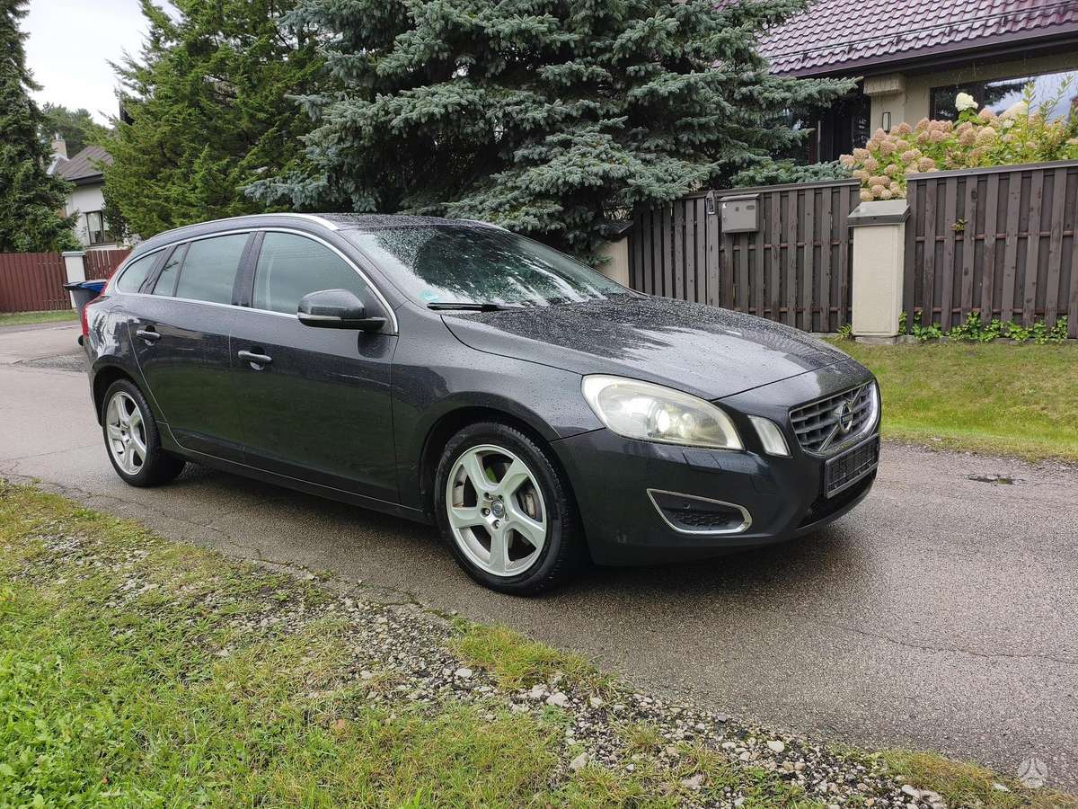 Volvo V60, 2011