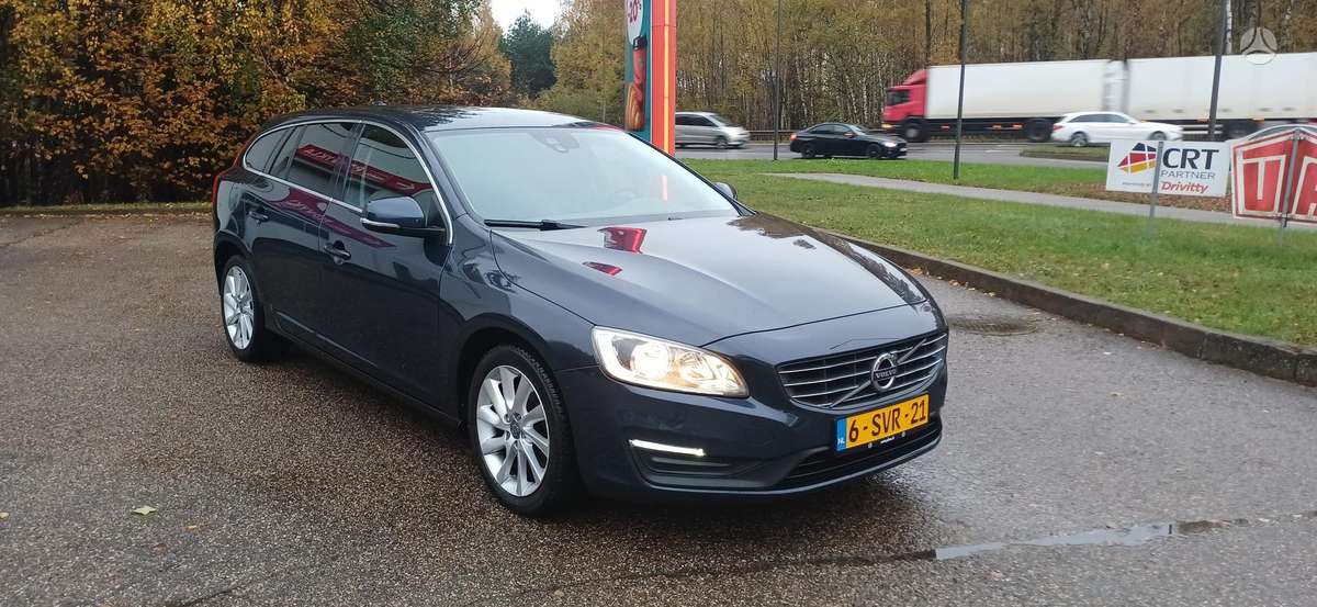 Volvo V60 2014 — rear view