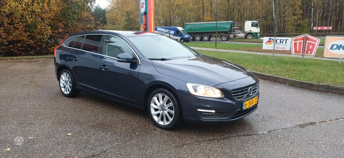 Volvo V60 2014 — engine 1984 cm³, 163 HP (120kW)