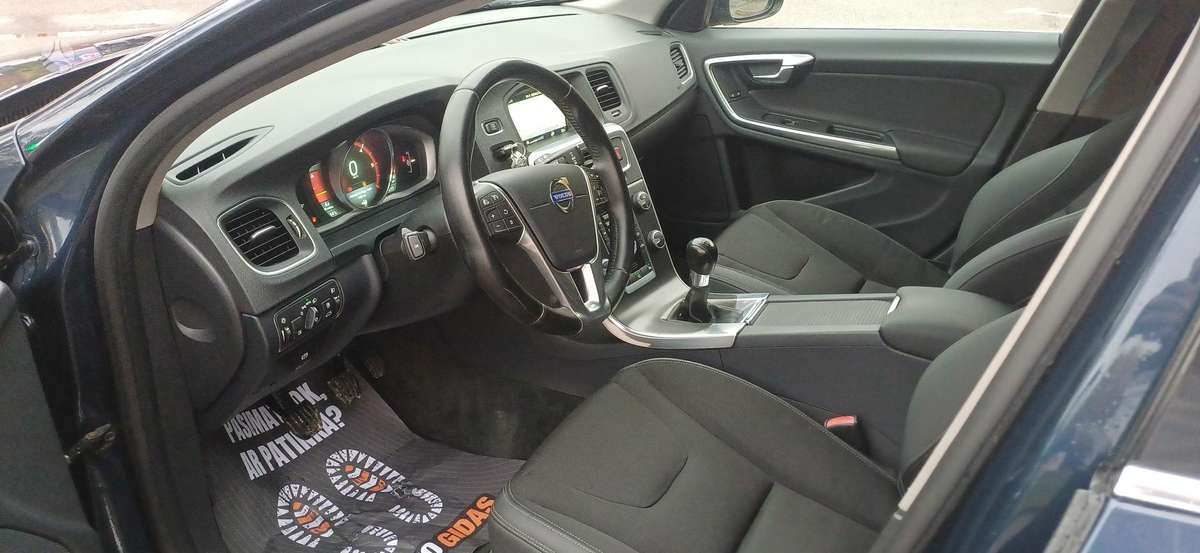 Volvo V60 2014 — photo 8