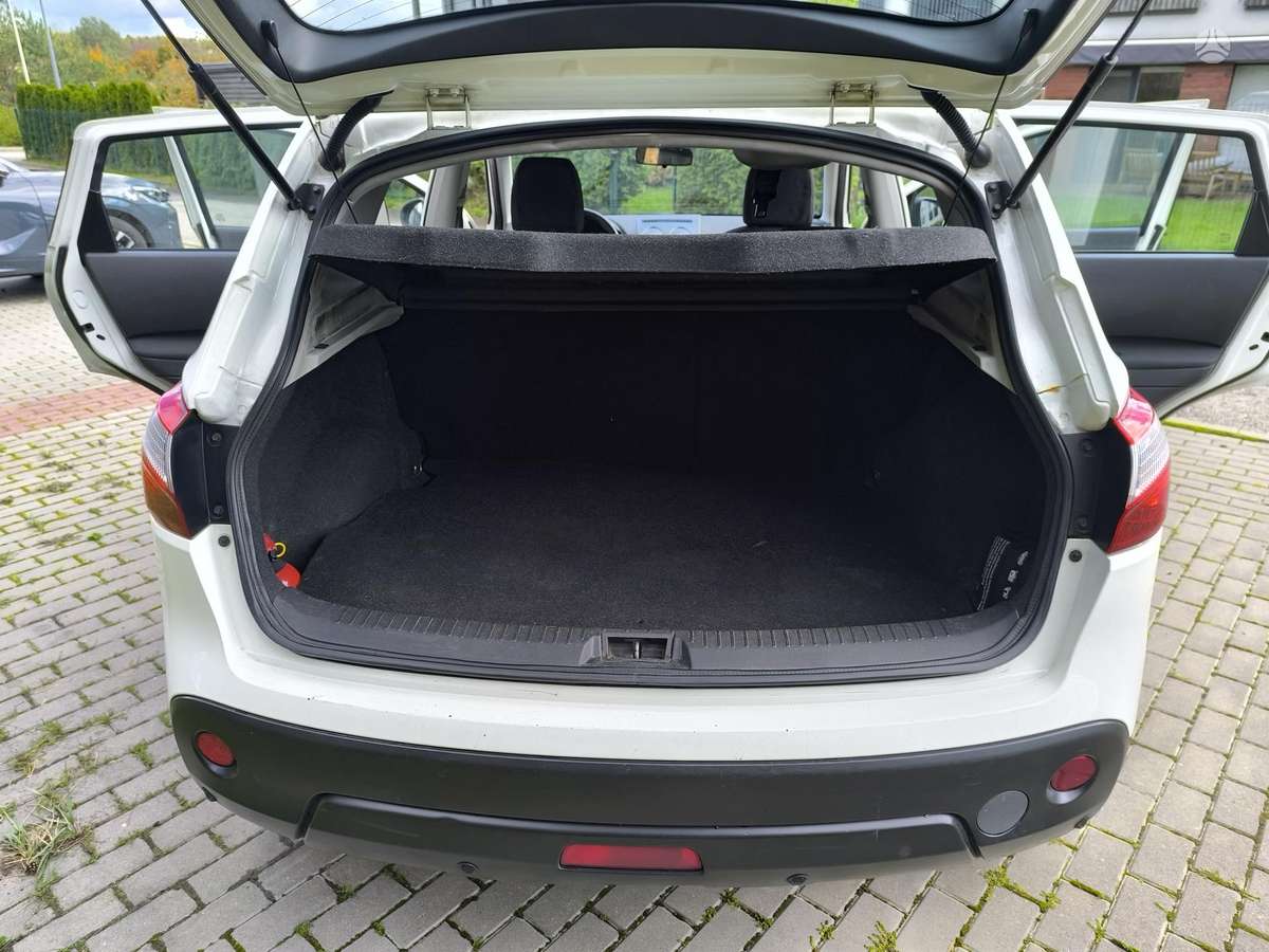 Nissan Qashqai 2012 — photo 23