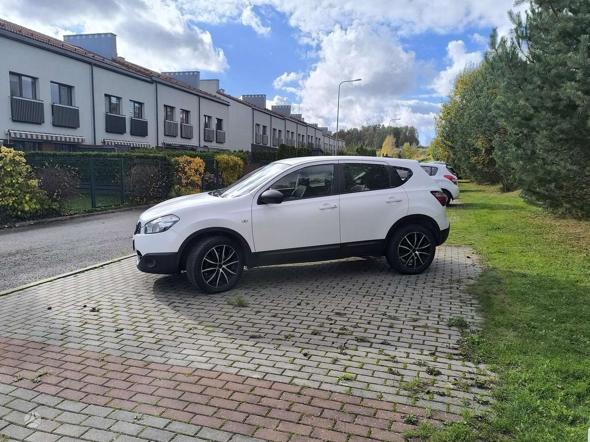 Nissan Qashqai 2012 — photo 40