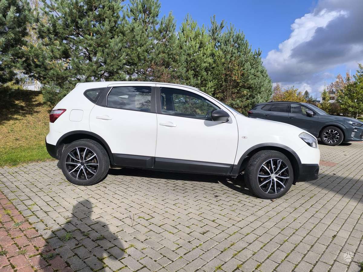 Nissan Qashqai 2012 — photo 9