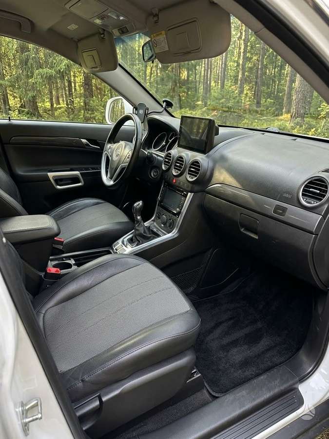 Opel Antara 2011 — photo 6