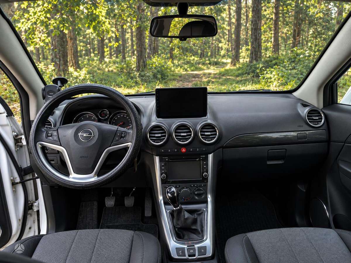 Opel Antara 2011 — photo 7