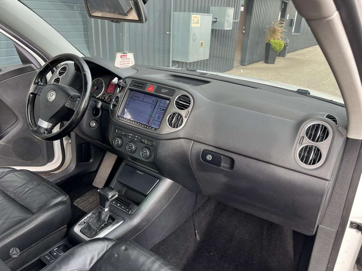 Volkswagen Tiguan 2009 — photo 15
