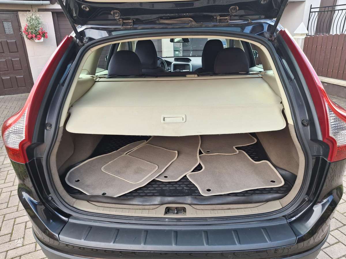 Volvo XC60 2009 — photo 11