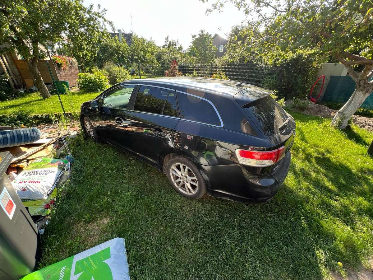 Toyota Avensis 2011 — photo 5