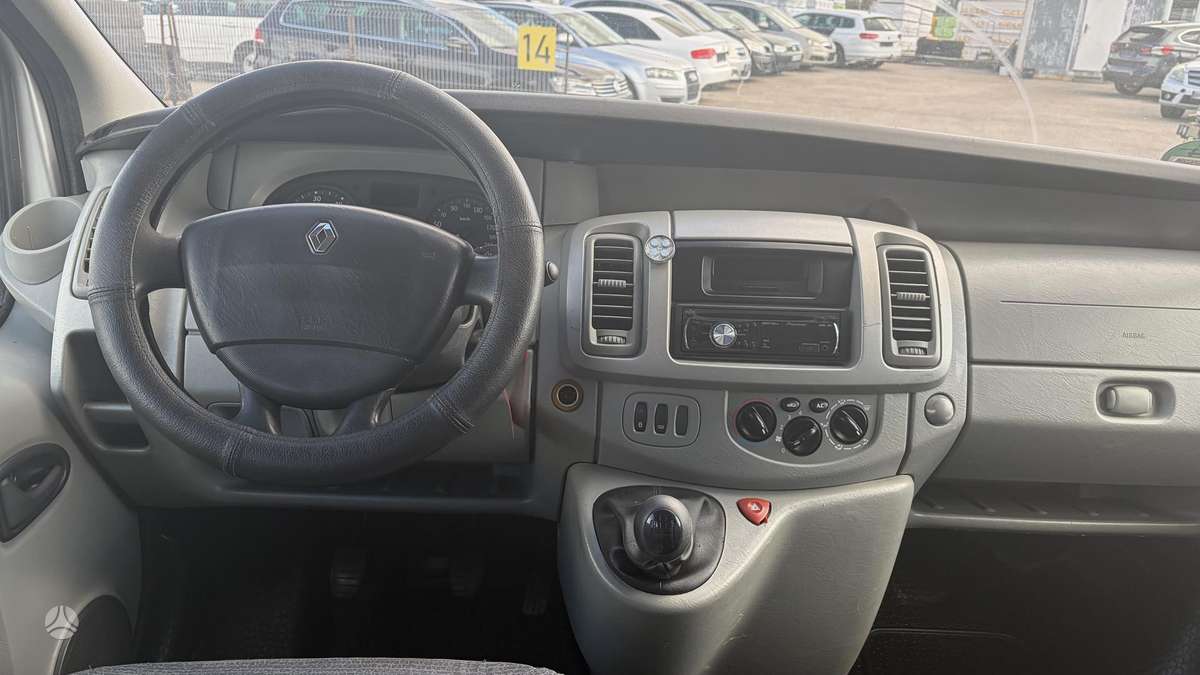 Renault Trafic 2007 — photo 14