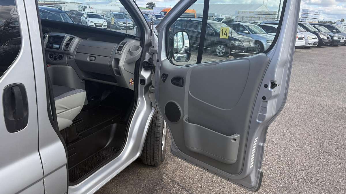 Renault Trafic 2007 — photo 19