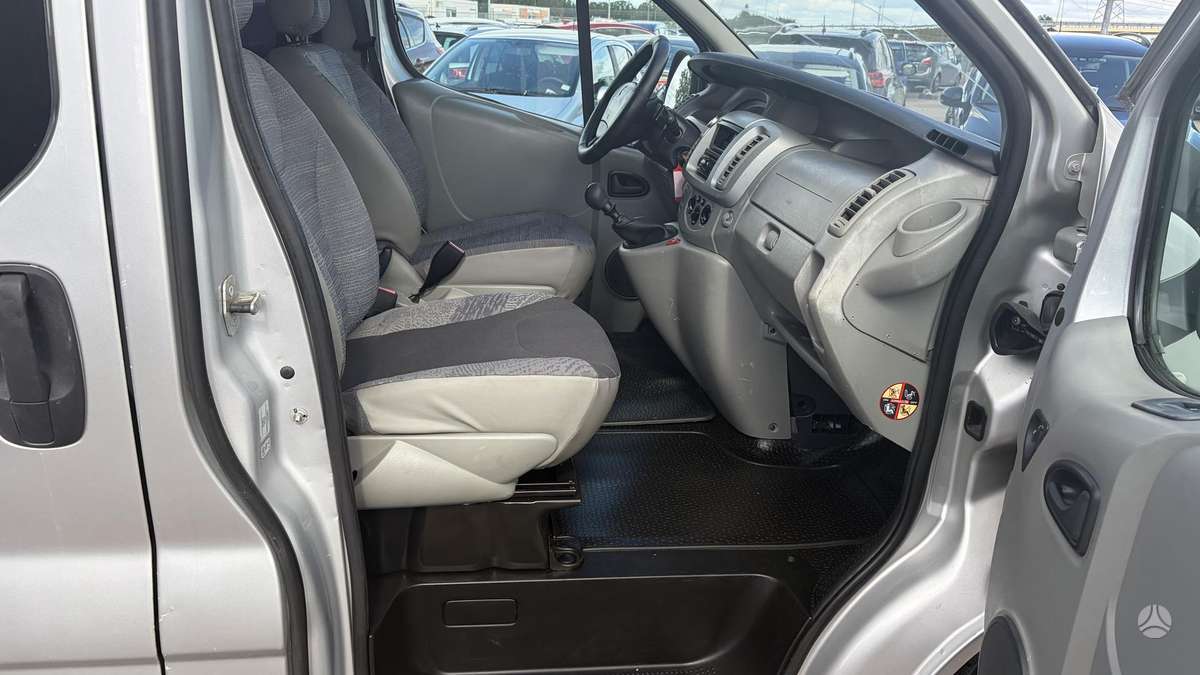 Renault Trafic 2007 — photo 20