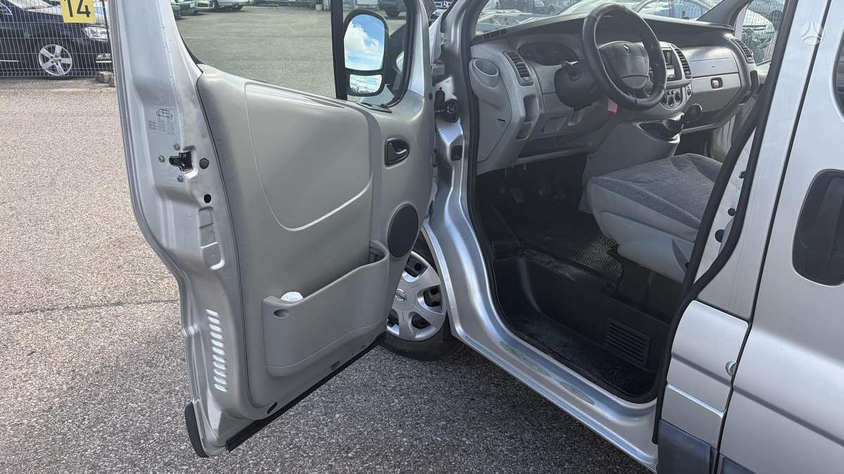 Renault Trafic 2007 — photo 24