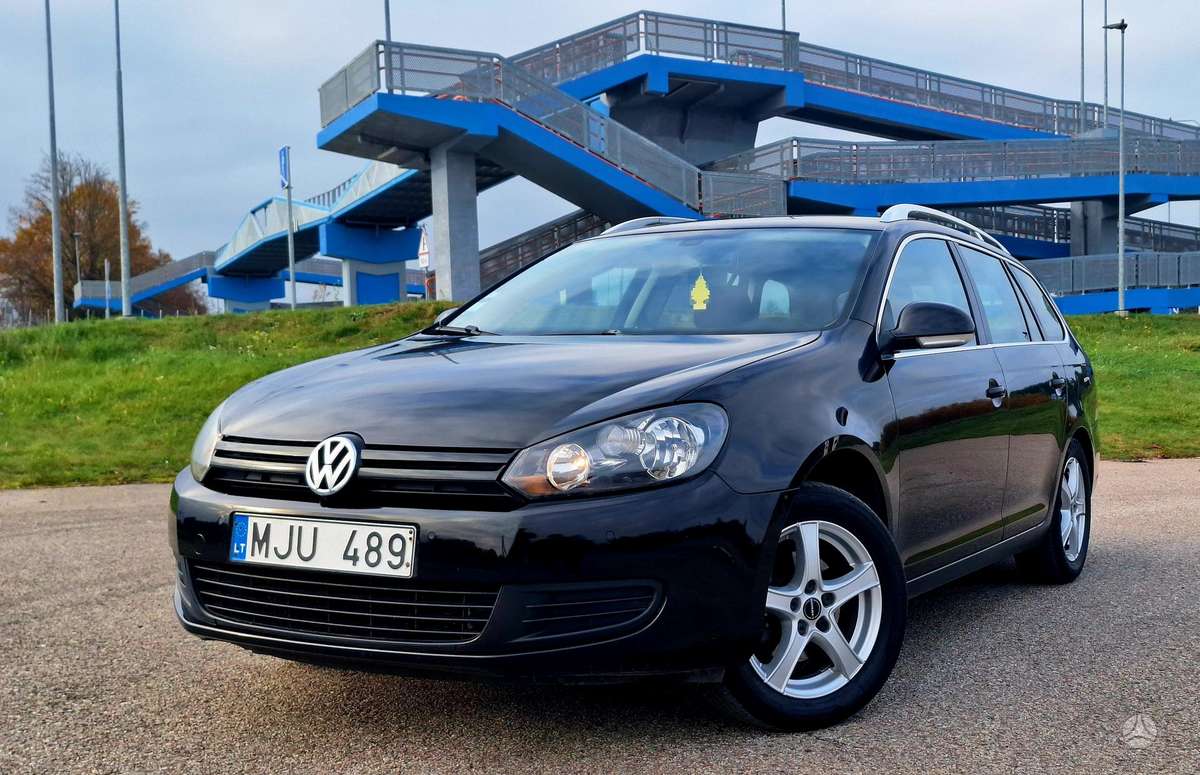 Volkswagen Golf 2011 — вигляд ззаду