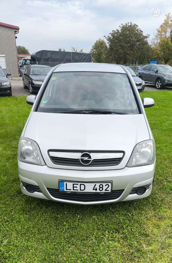 Opel Meriva 2009 — вигляд ззаду