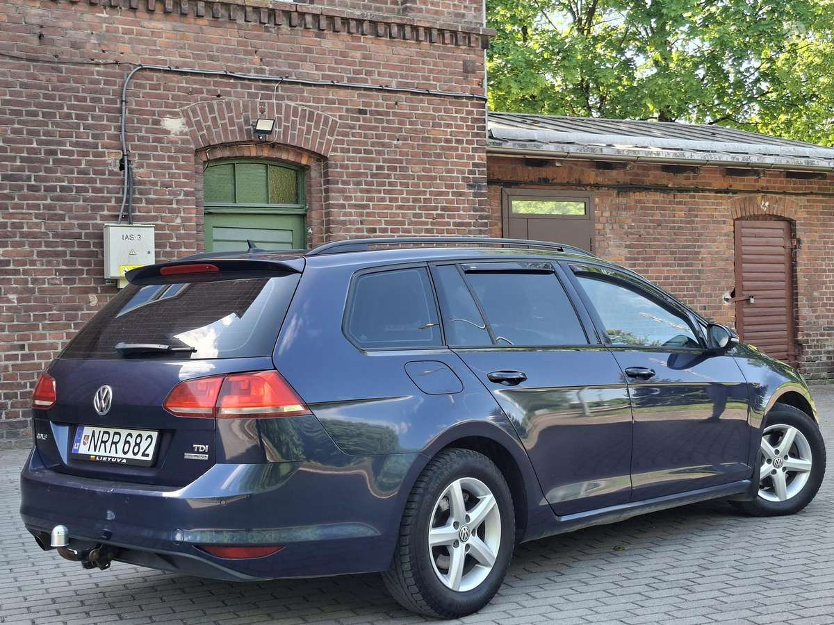 Volkswagen Golf 2014 — rear view