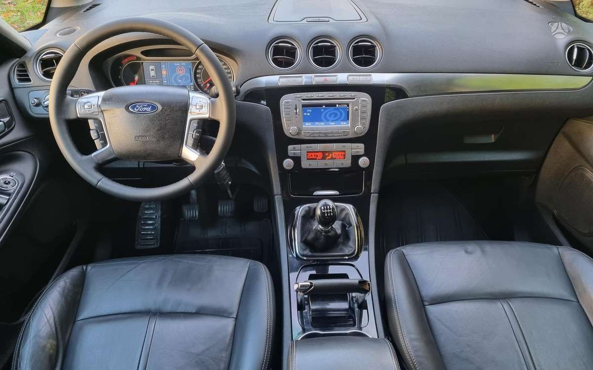 Ford S-MAX 2010 — photo 12