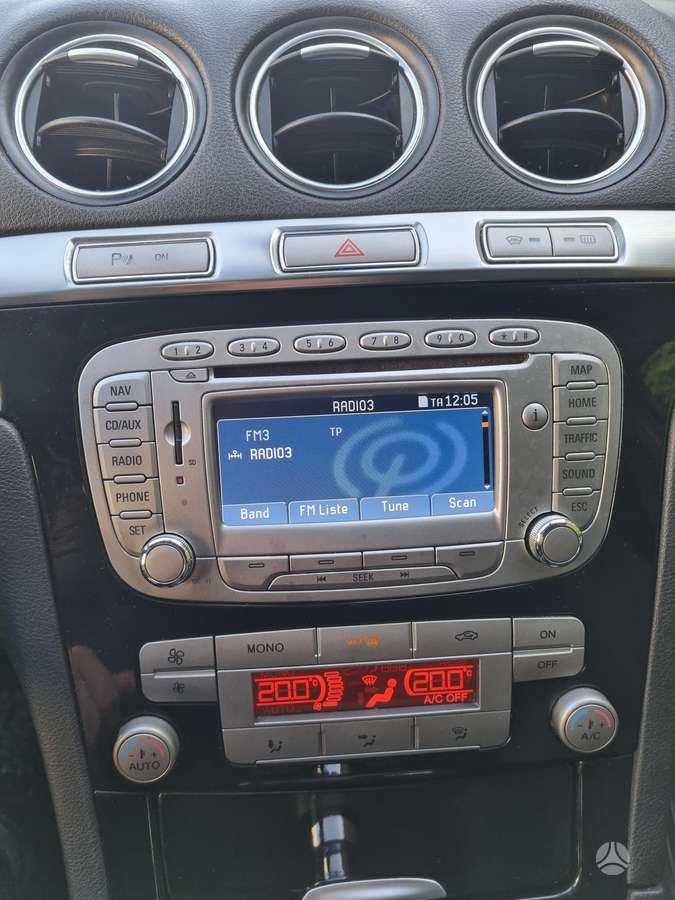 Ford S-MAX 2010 — photo 19