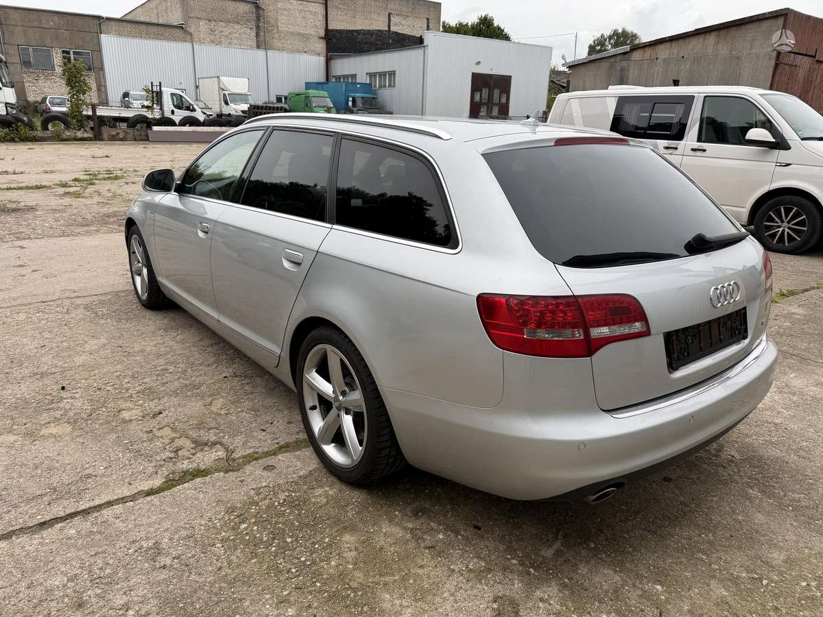 Audi A6 2009 — салон