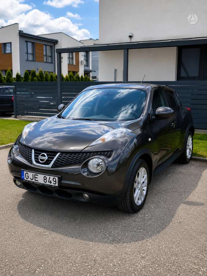 Nissan Juke 2013 — вигляд ззаду