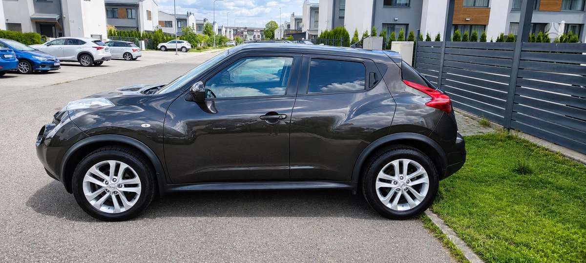 Nissan Juke 2013 — салон