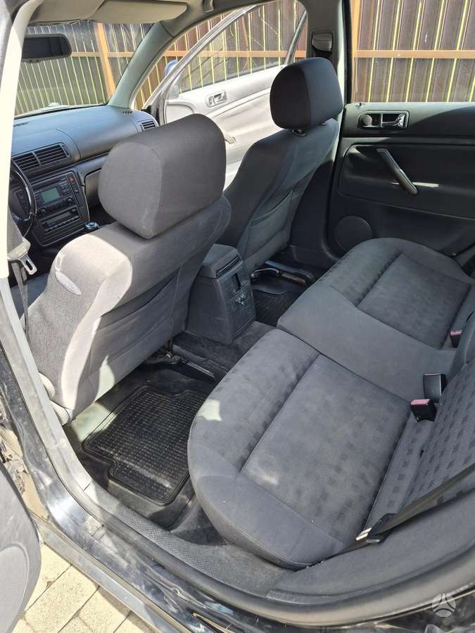 Volkswagen Passat 2004 — photo 17
