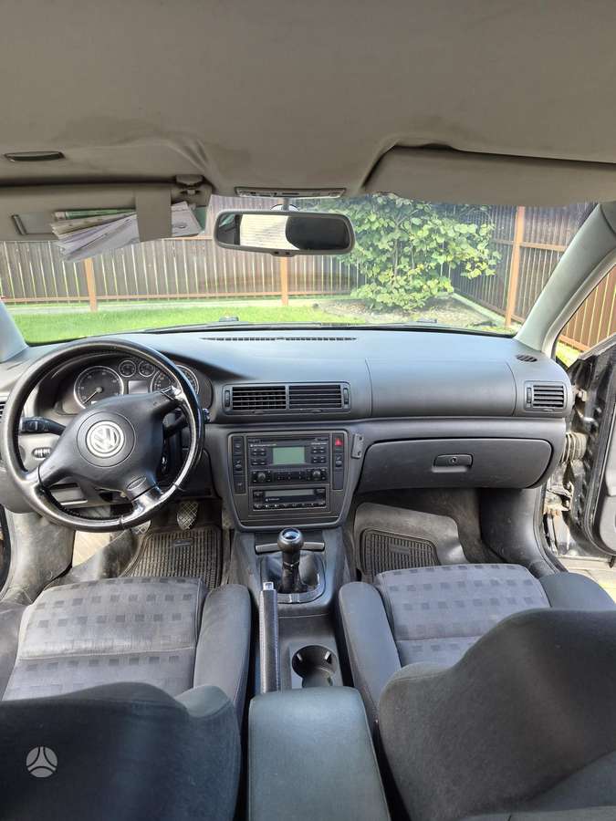 Volkswagen Passat 2004 — photo 19