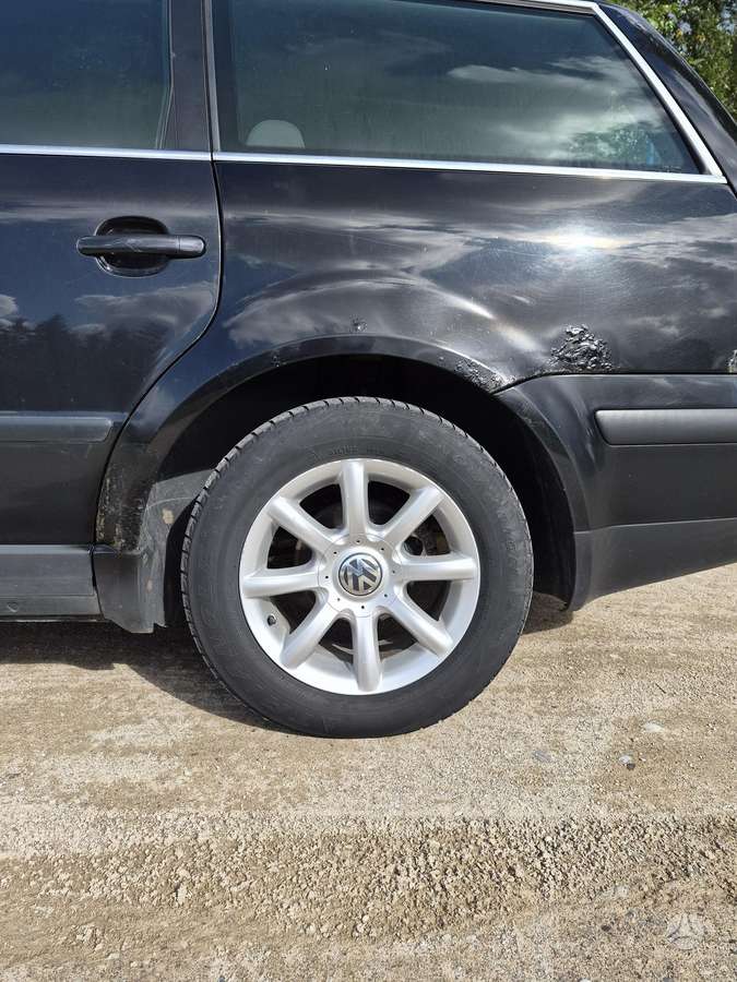 Volkswagen Passat 2004 — photo 8