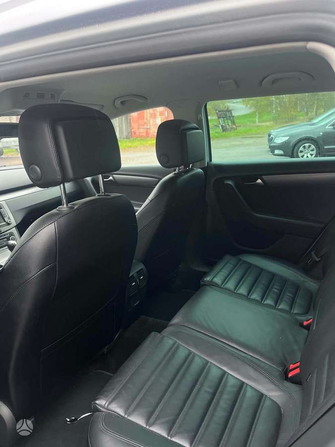 Volkswagen Passat 2011 — photo 10