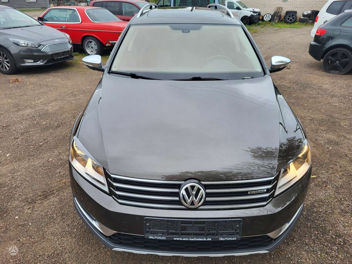 Volkswagen Passat 2012 — photo 10