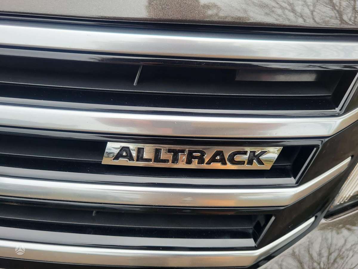 Volkswagen Passat 2012 — photo 11