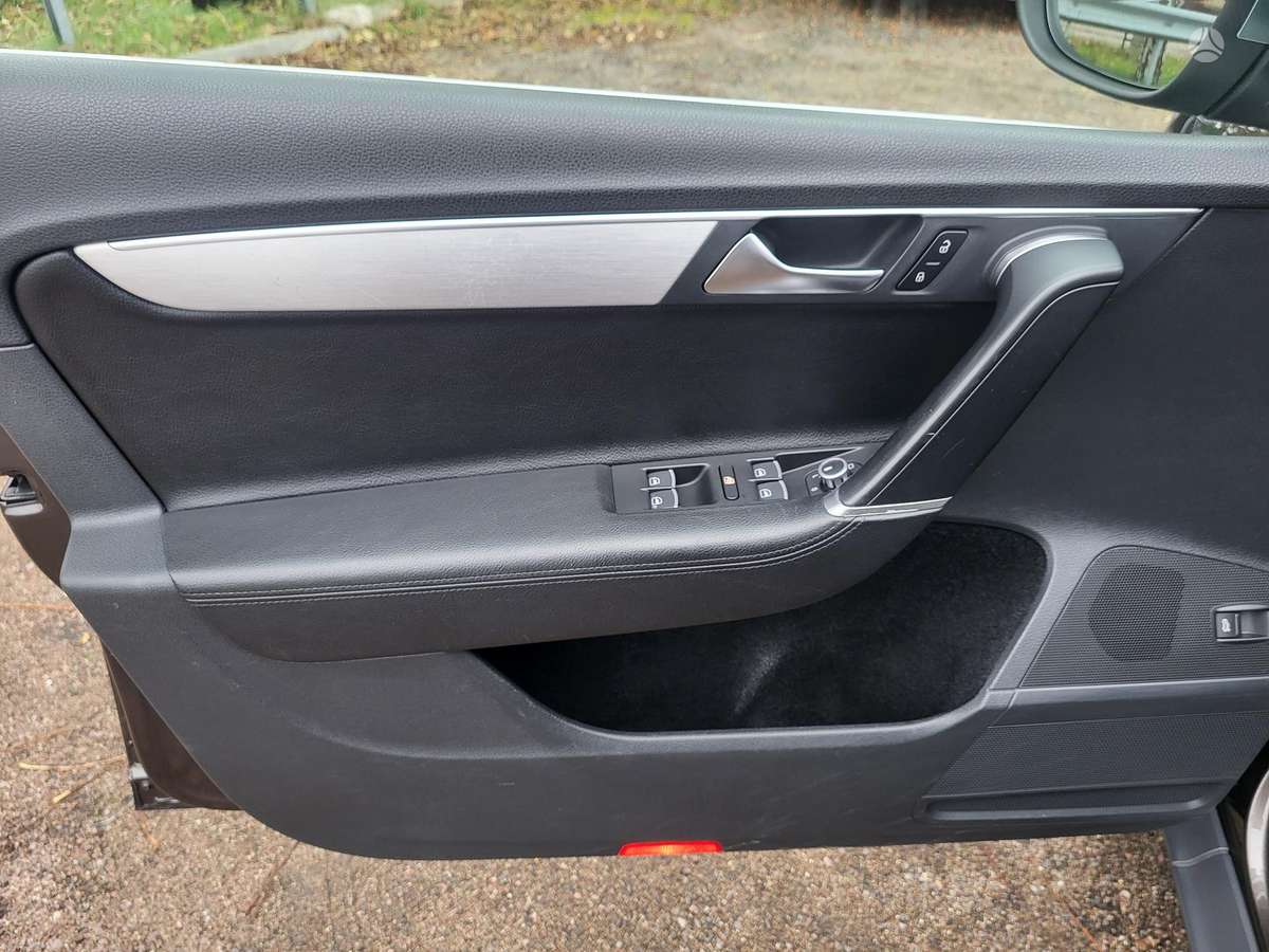 Volkswagen Passat 2012 — photo 13
